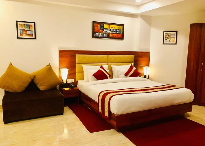 Red Crown Hotel New Delhi